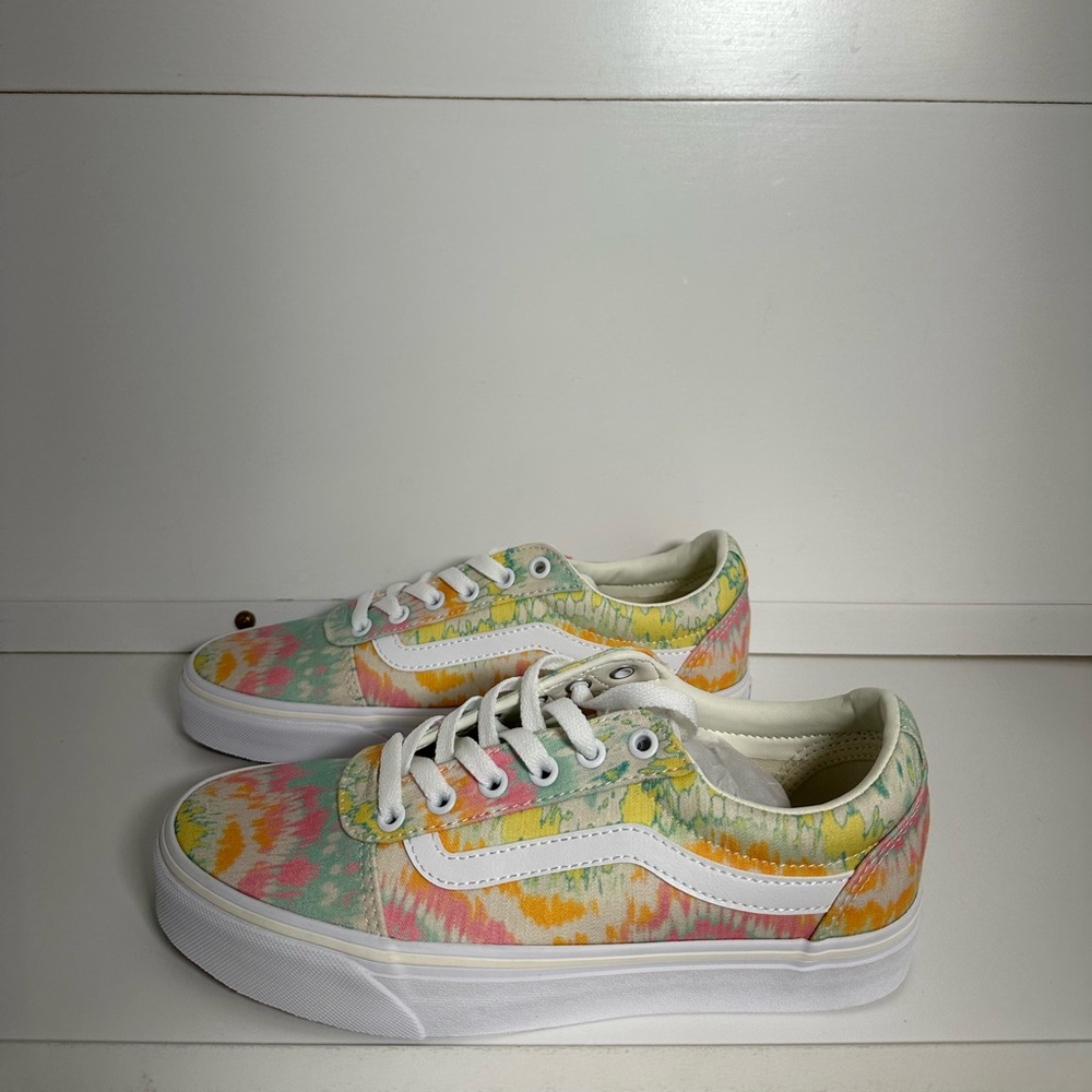Vans women’s size 8.5 brand new in box